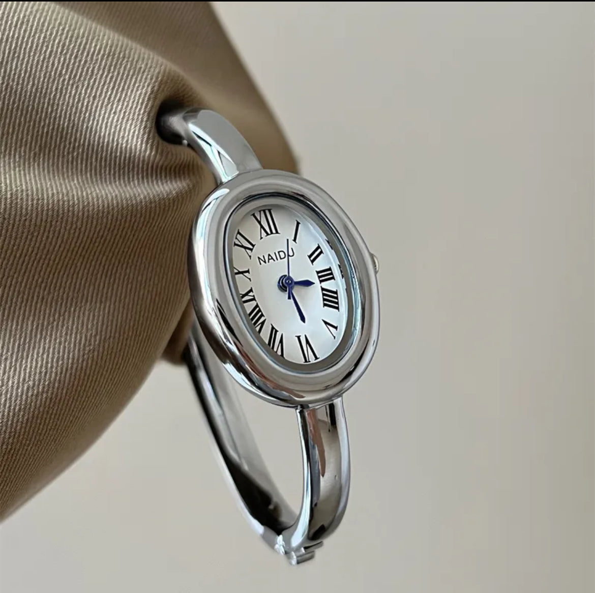 Aera watch