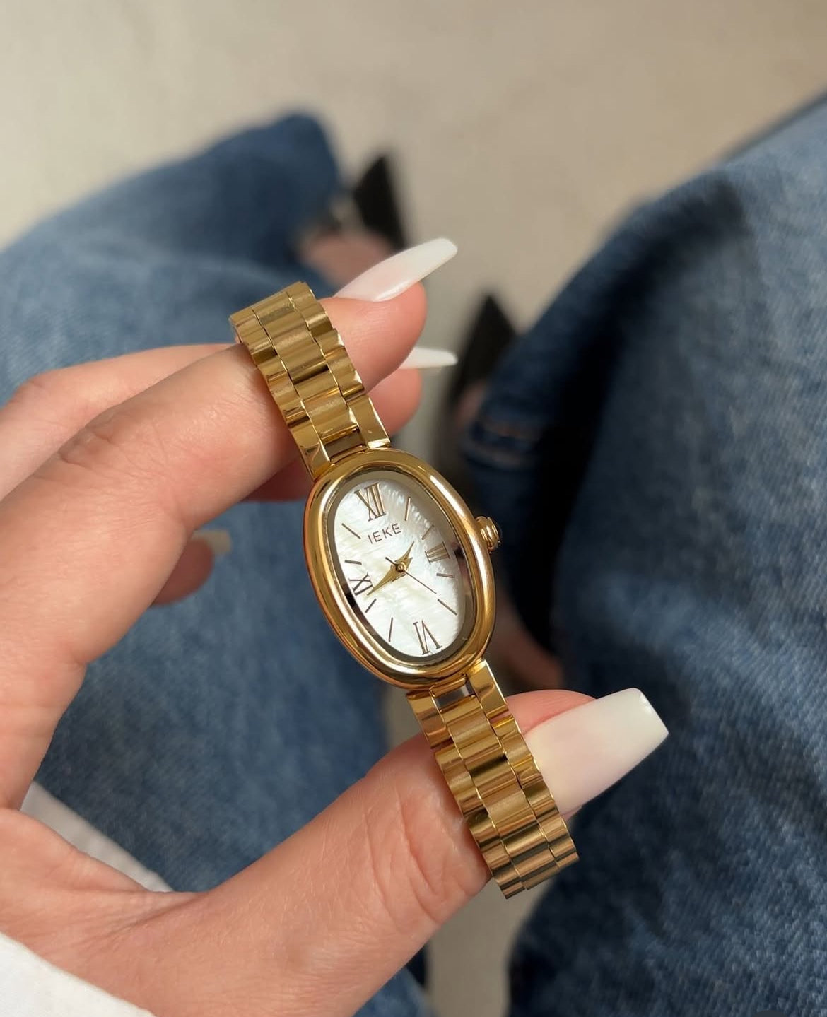 Elin Watch